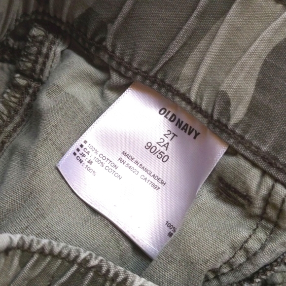old navy camo straight leg cargo pants 2T unisex toddler - Picture 5 of 9
